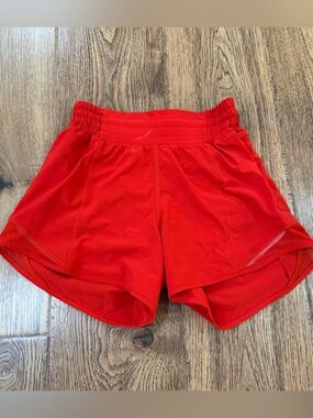 Lululemon Hotty hot shorts 4”
